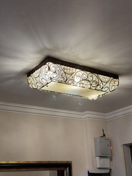 Стильные люстры б/у в отличном состоянии