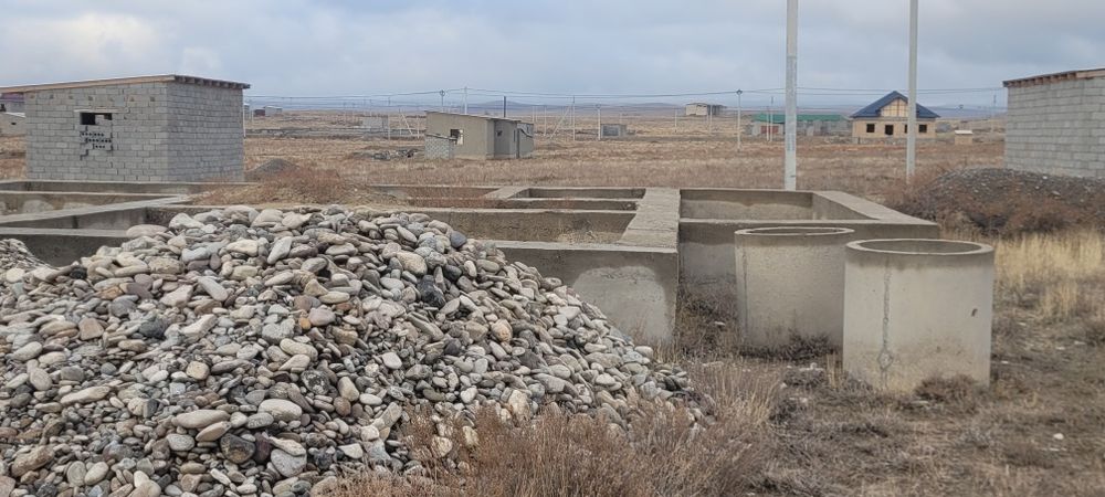 Продаётся времянка с фундаментом для большого дома