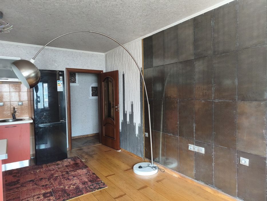 Продава се Тристаен апартамент в Бургас, Център - 94 кв.м за 2605 €/кв.м - Снимка #2