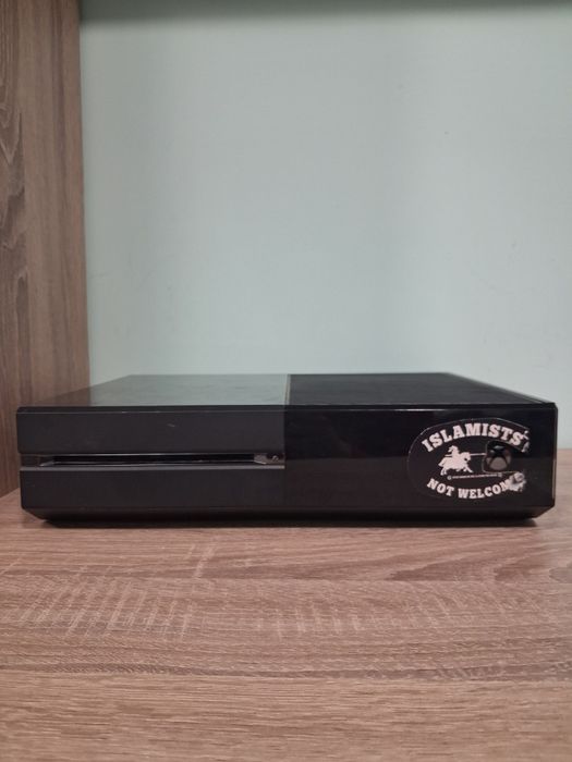 Xbox one в отлично състояние е за игри