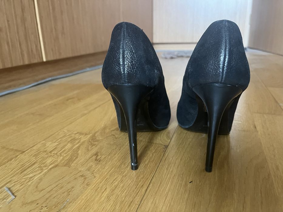 Обувки на висок ток