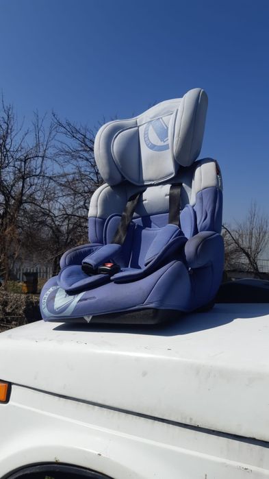 Продам два детских кресла