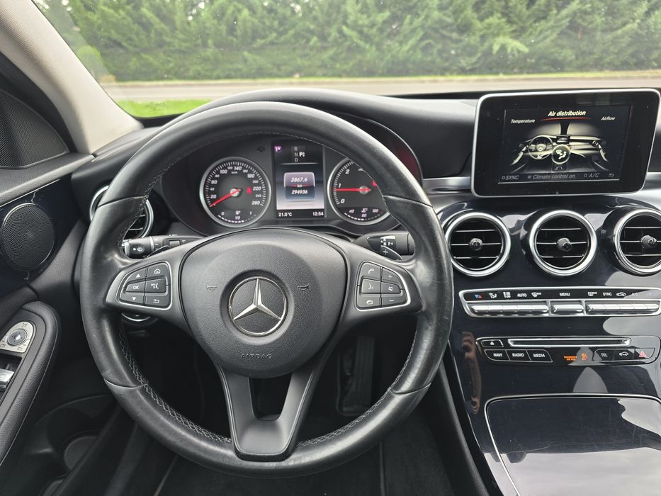 Mercedes C250d 4Matic (4x4) 204CP, Carte Service, 7G-Tronic, Km reali