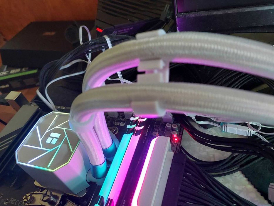 Thermalright Aqua Elite 240 V3 - водно охлаждане