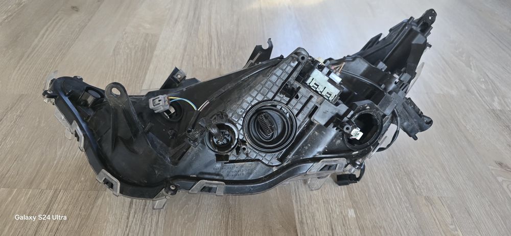 Far dreapta full led toyota rav4