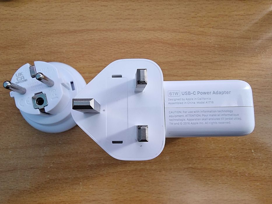 Incarcator alimentator original Apple Macbook USB-C 61W