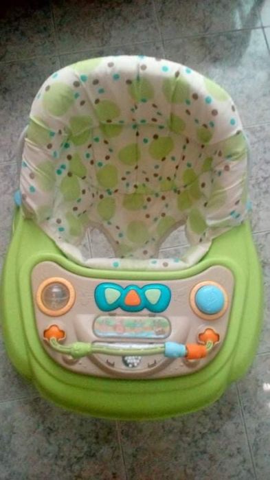 Паяк и столче за хранене