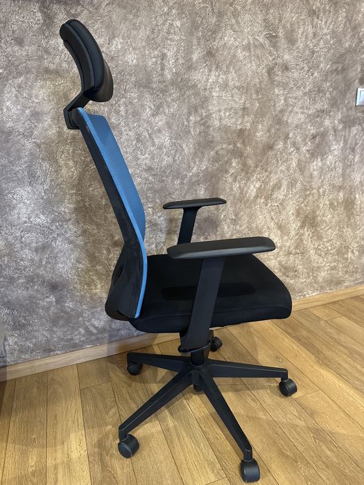 Ергономичен офис стол