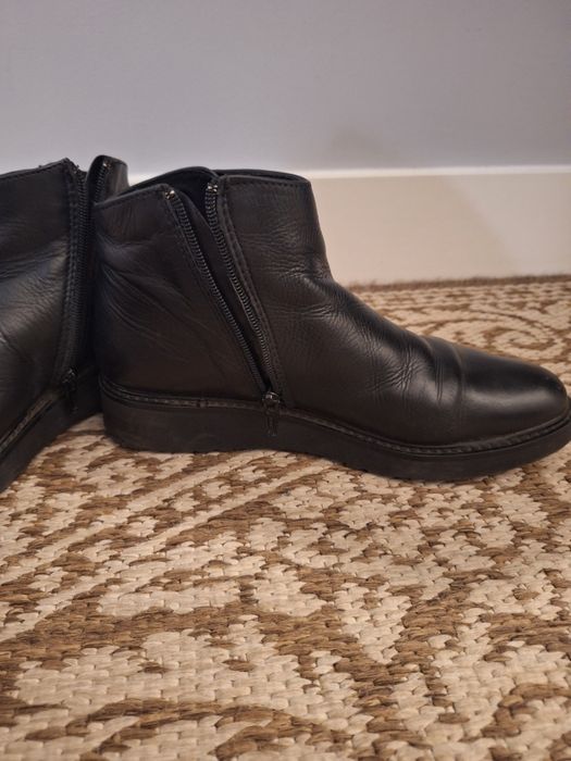 Продам ботиночки женские