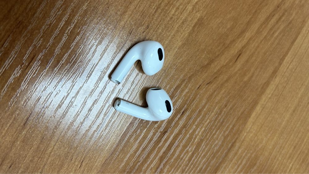 Продаю Airpods 3