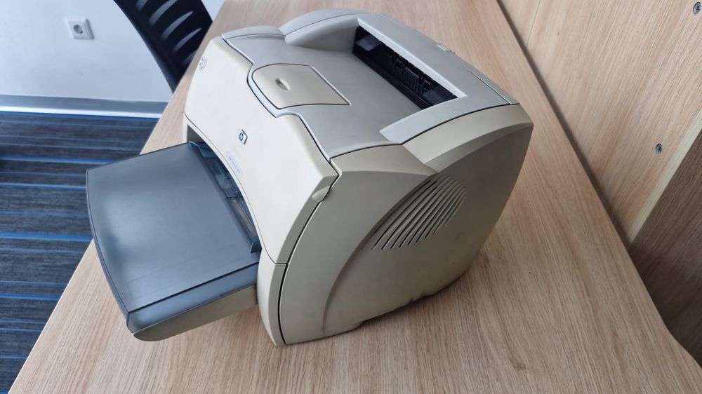 Продаю принтер HP 1300