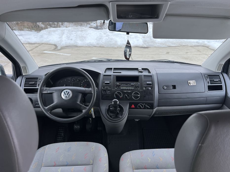 Volkswagen Transporter Lung 9 locuri 1.9 TDI 102cp