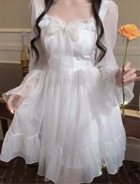 Милое женское платье