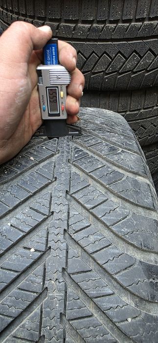Гуми 2бр 215/60/17 - 1бр  - 25 евро