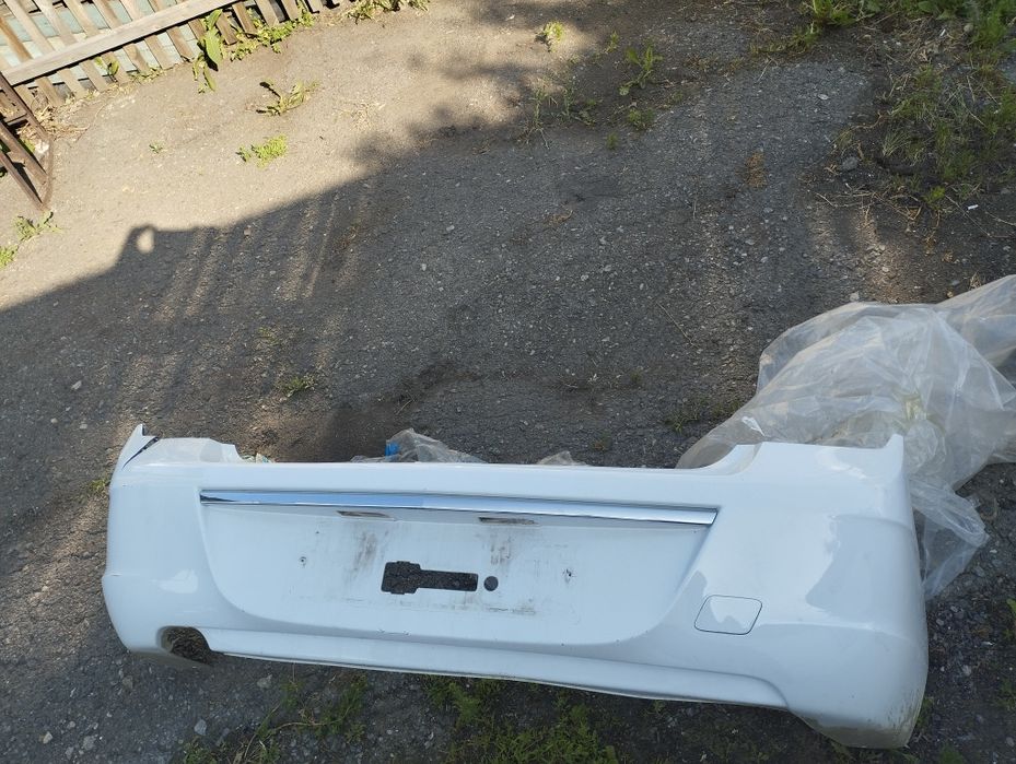 Продам бампер задний на кобальт
