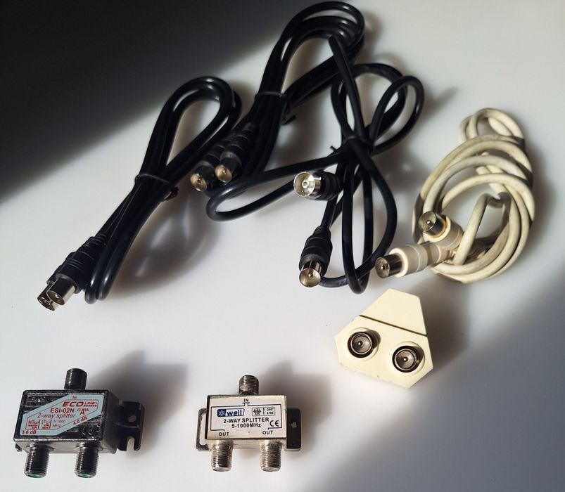 Lot 4x cablu coaxial mufat tata mama + 3x splitter TV