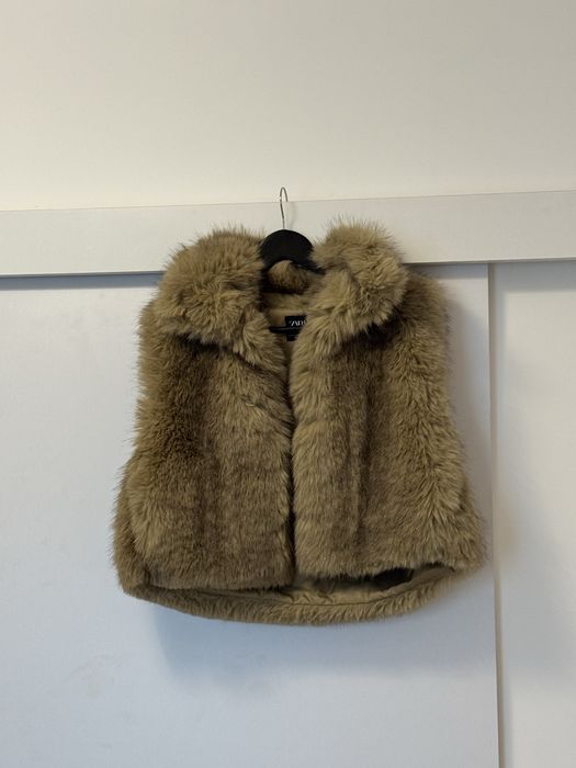 Есенен Къс елек Зара