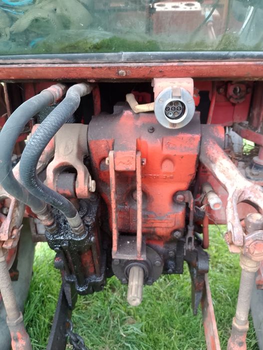 Трактор Т25А с прикачен инвентар