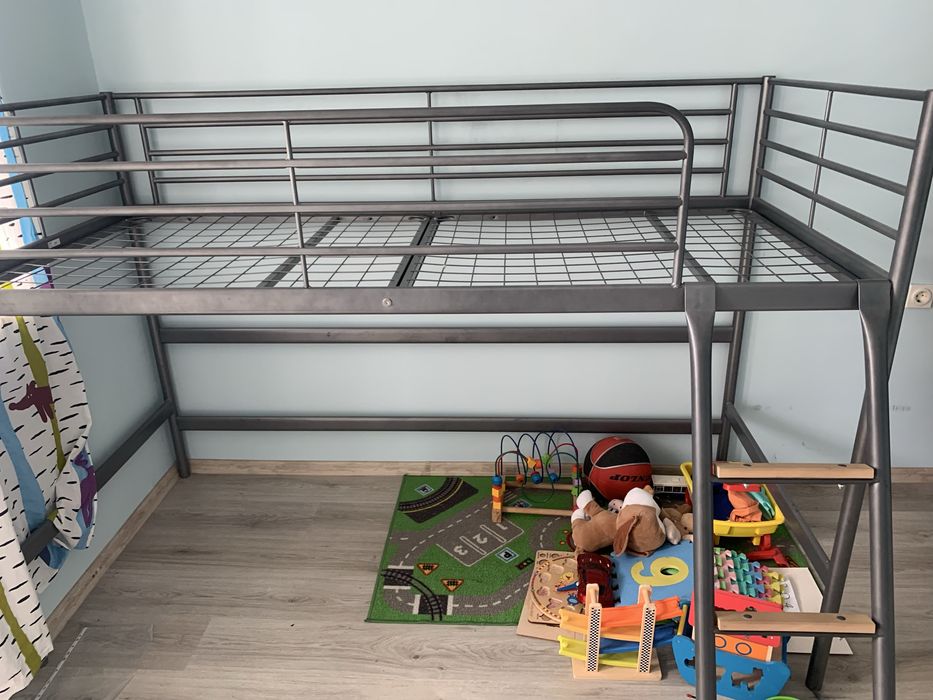 Високо Детско легло