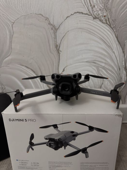 Дрон DJI Mini 5 Pro Fly More Combo (DJI RC-N3) серый