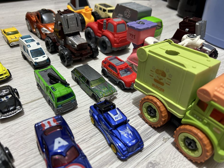 Детские игрушки машинки