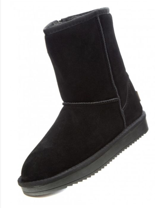 Продам зимнюю обувь УГГИ