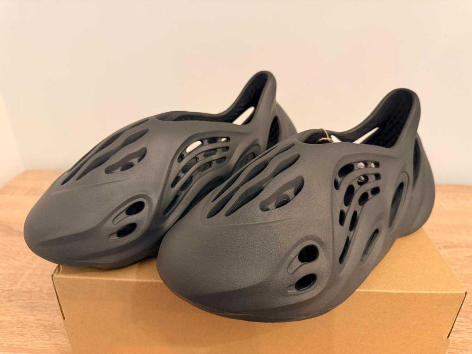 Vând Yeezy FOAM RNR ONYX