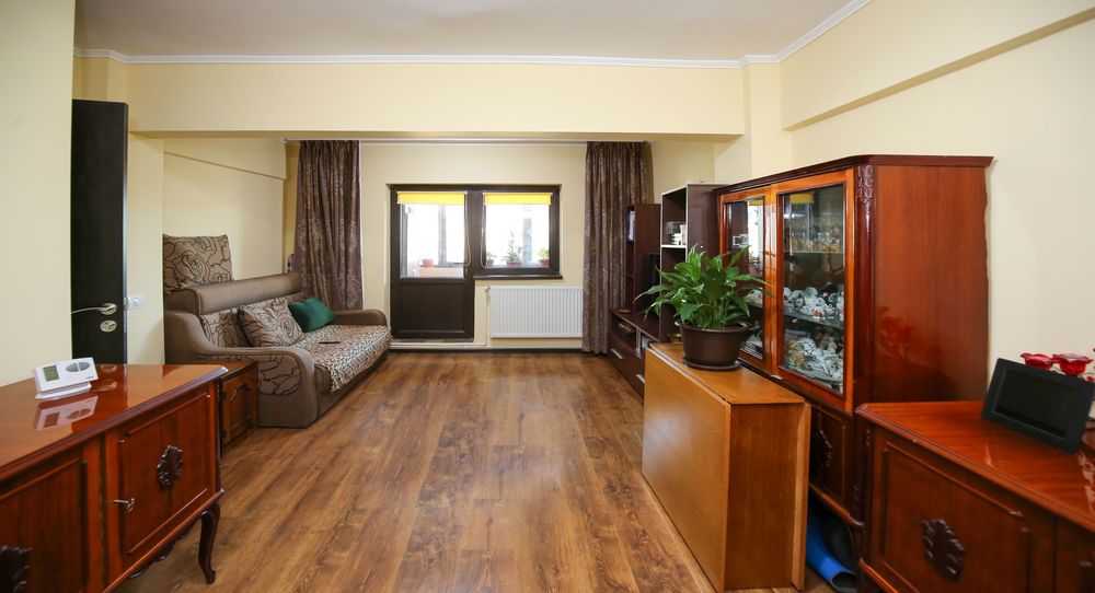 Apartament 3 camere decomandat complet mobilat și utilat