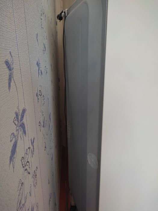 Продам не рабочий холодильник LG