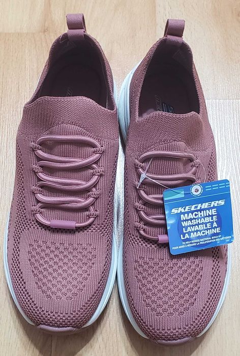 Нови оригинални маратонки SKECHERS за момиче
