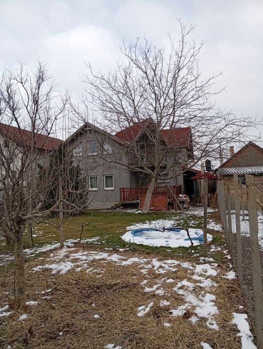Casa de vanzare in episcopia bihor.