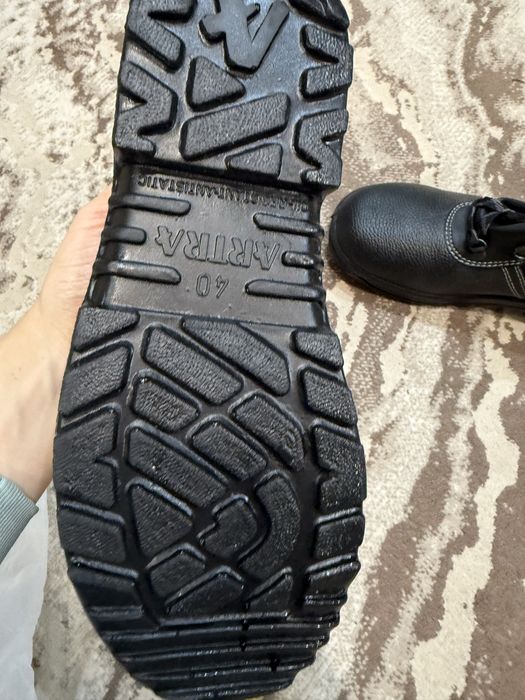 Нови работни обувки ,размер 40