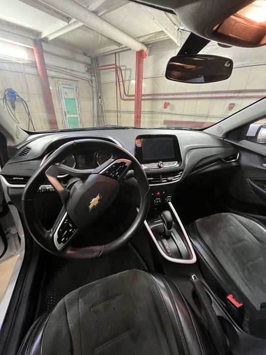Chevrolet Onix Turbo 2023 автомат