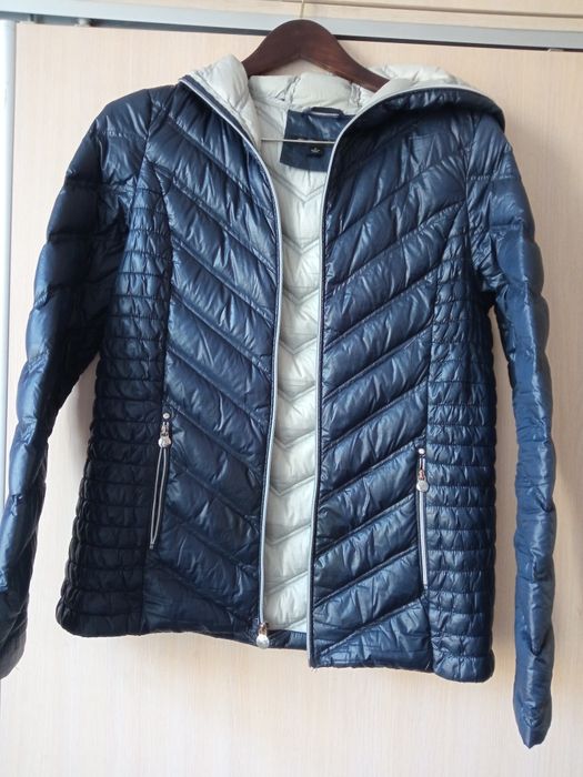Куртка женская синего цвета