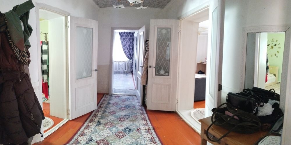 Үи сатылады жакеев 38