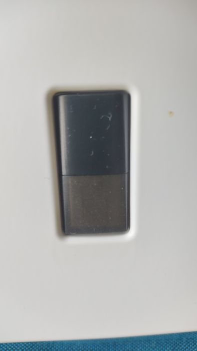 Продавам нова usb Bluetooth флашка Ugreen