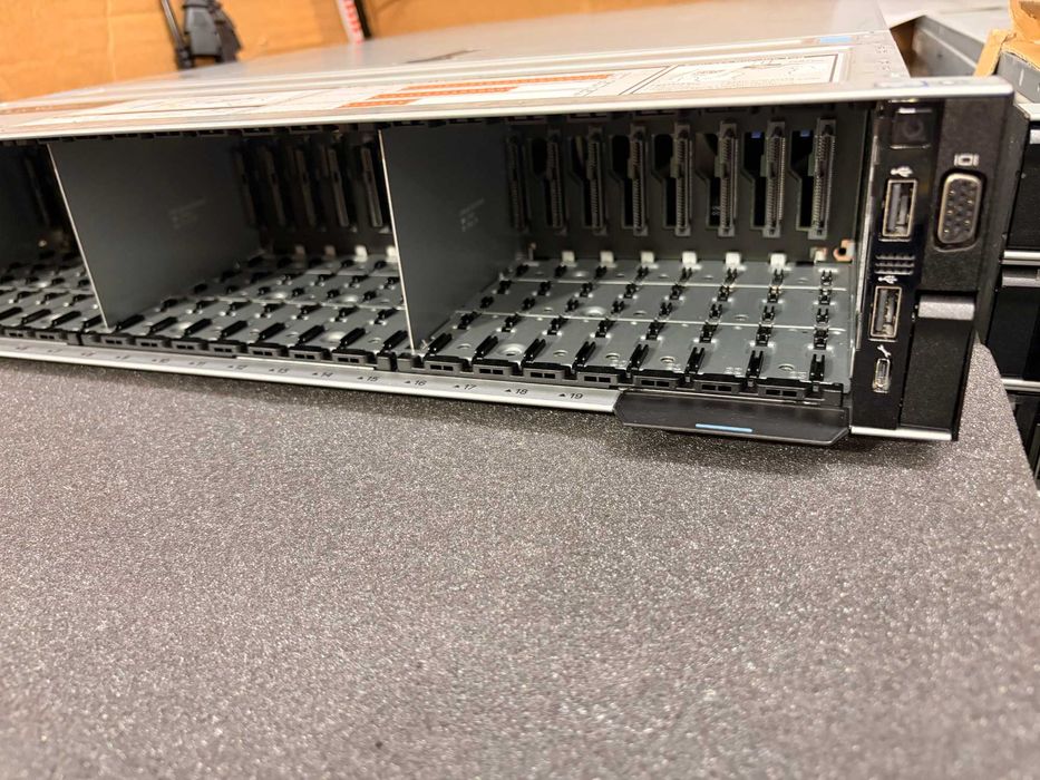 Dell PowerEdge R740XD – 2x Xeon 6138, 16GB RAM, H730, iDRAC9 ENT, 4x1GbE, 2x750W сървър