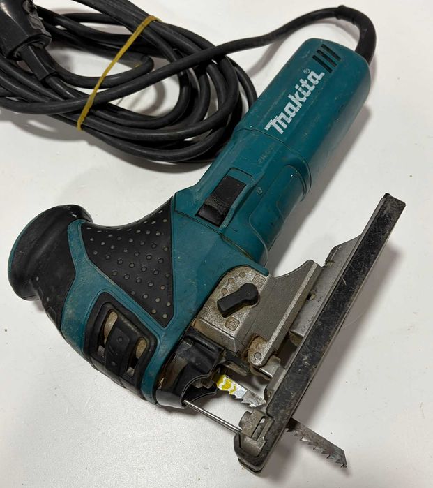 Електрически прободен трион с махално отклонение Makita 4351FCT
