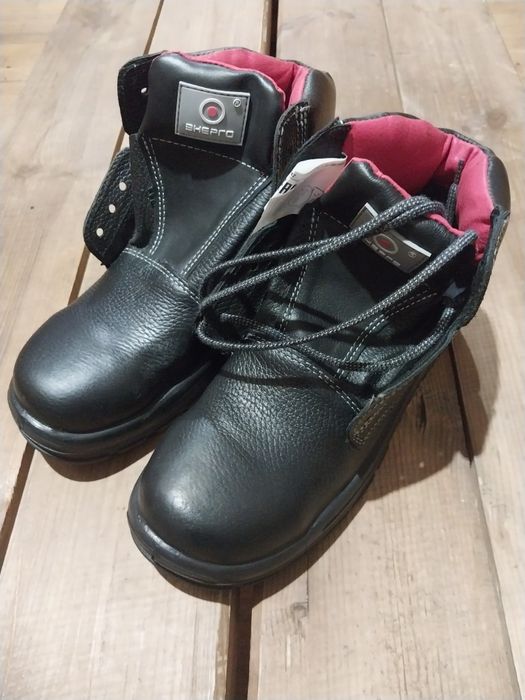 Ботинки рабочие.