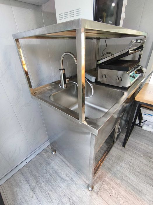 Фудтрак / кўчма бутка сотилади