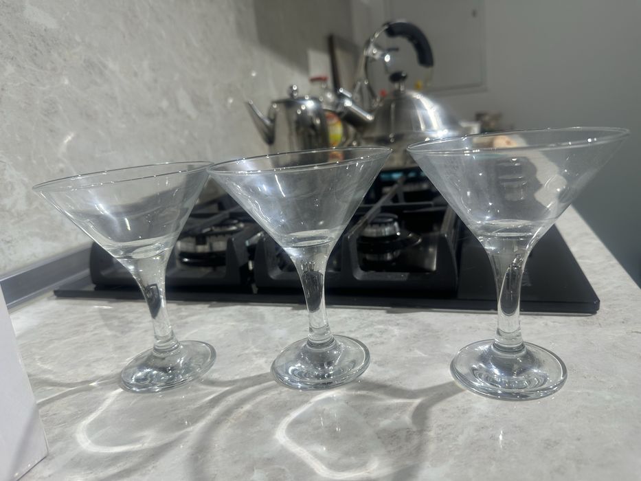 Бокал для Мартини и коктейль