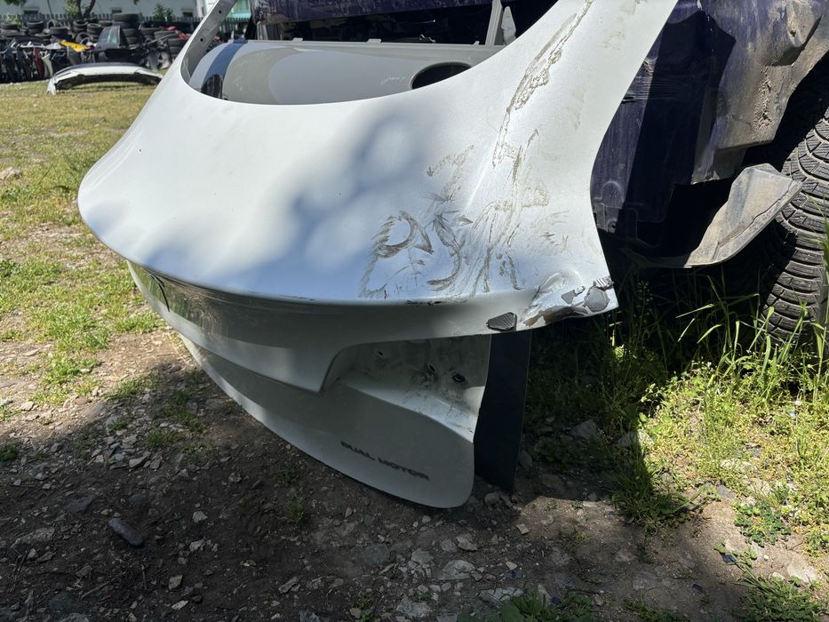 Капак Tesla Model 3