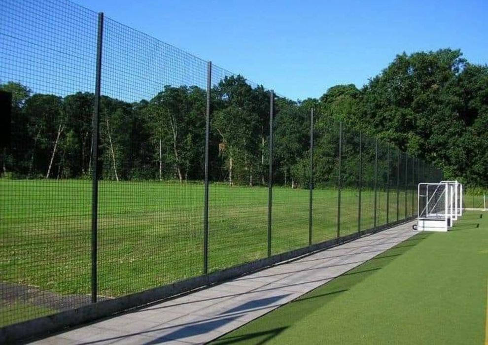 Vând garduri metalice la comanda