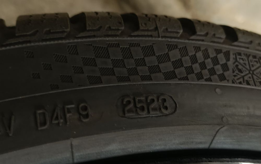 Оригинални джанти с гуми зимни 22 цола Audi Rs6 Rs7 дот 2023г.