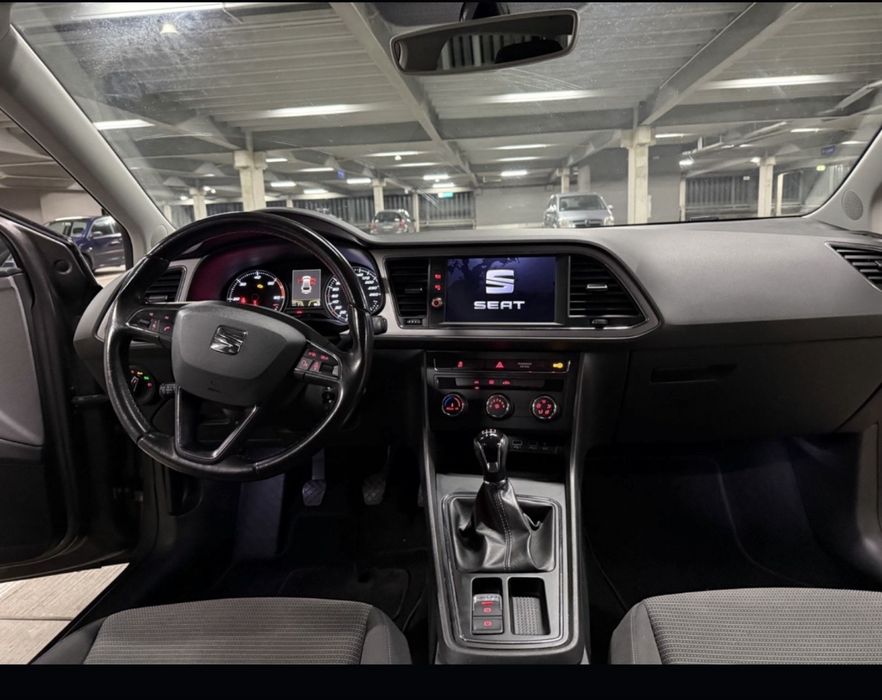 Inchiriere auto Seat Leon