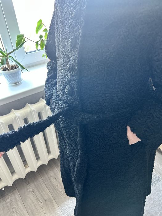 ОЧЕНЬ СРОЧНО ПРОДАМ Каракулевую шубу