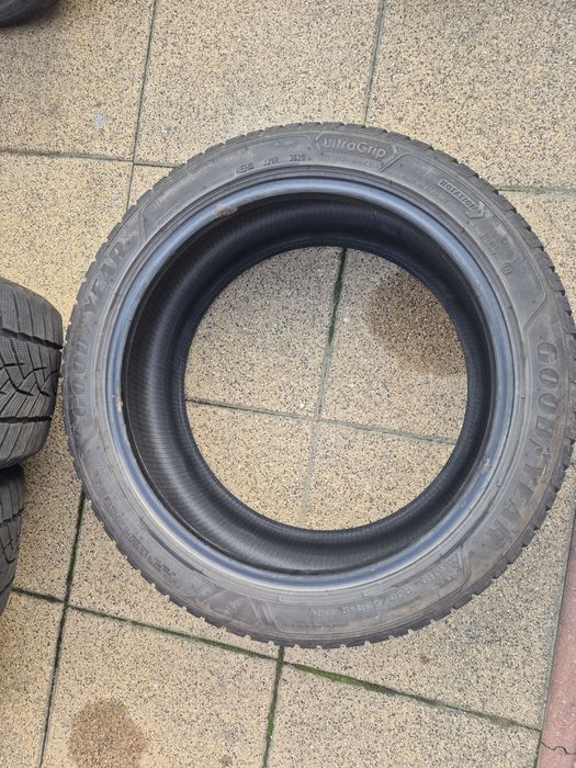 Vând cauciucuri 235/45/18 M+S set complet//imp Germania//