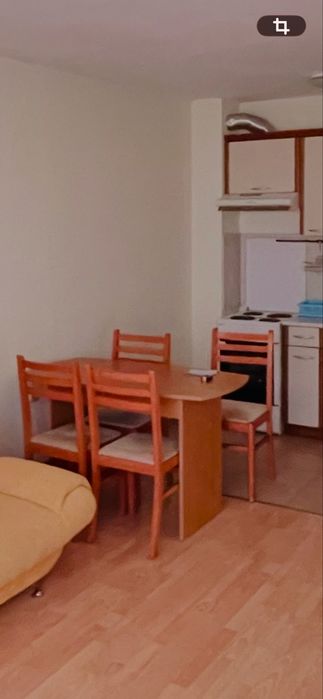 Маса със столове