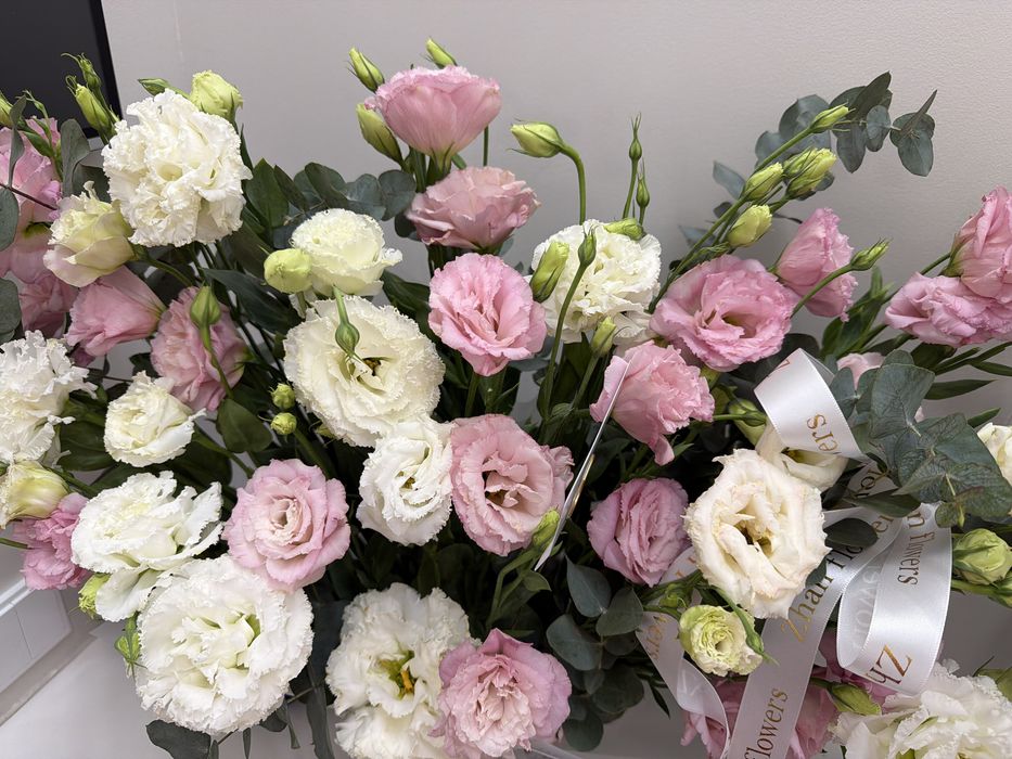 Гул сатылады. Продается цветы.Арзан гүл