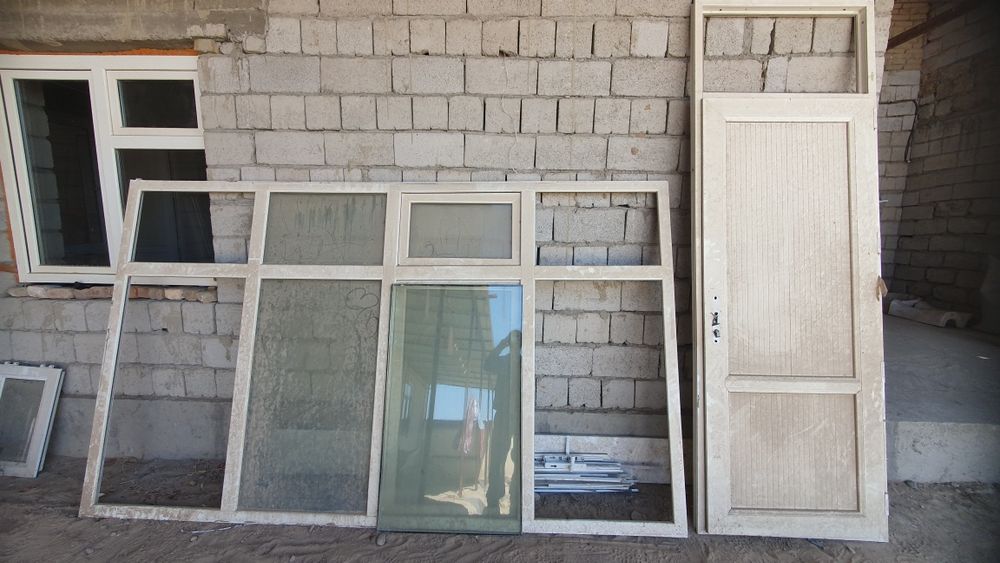 Yog‘och eshik plastik eshik deraza darvoza unitaz sotiladi kotejniki